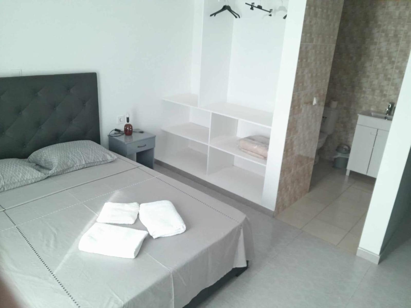 Hostel Rocha Marisol Понта-ду-Сол Экстерьер фото