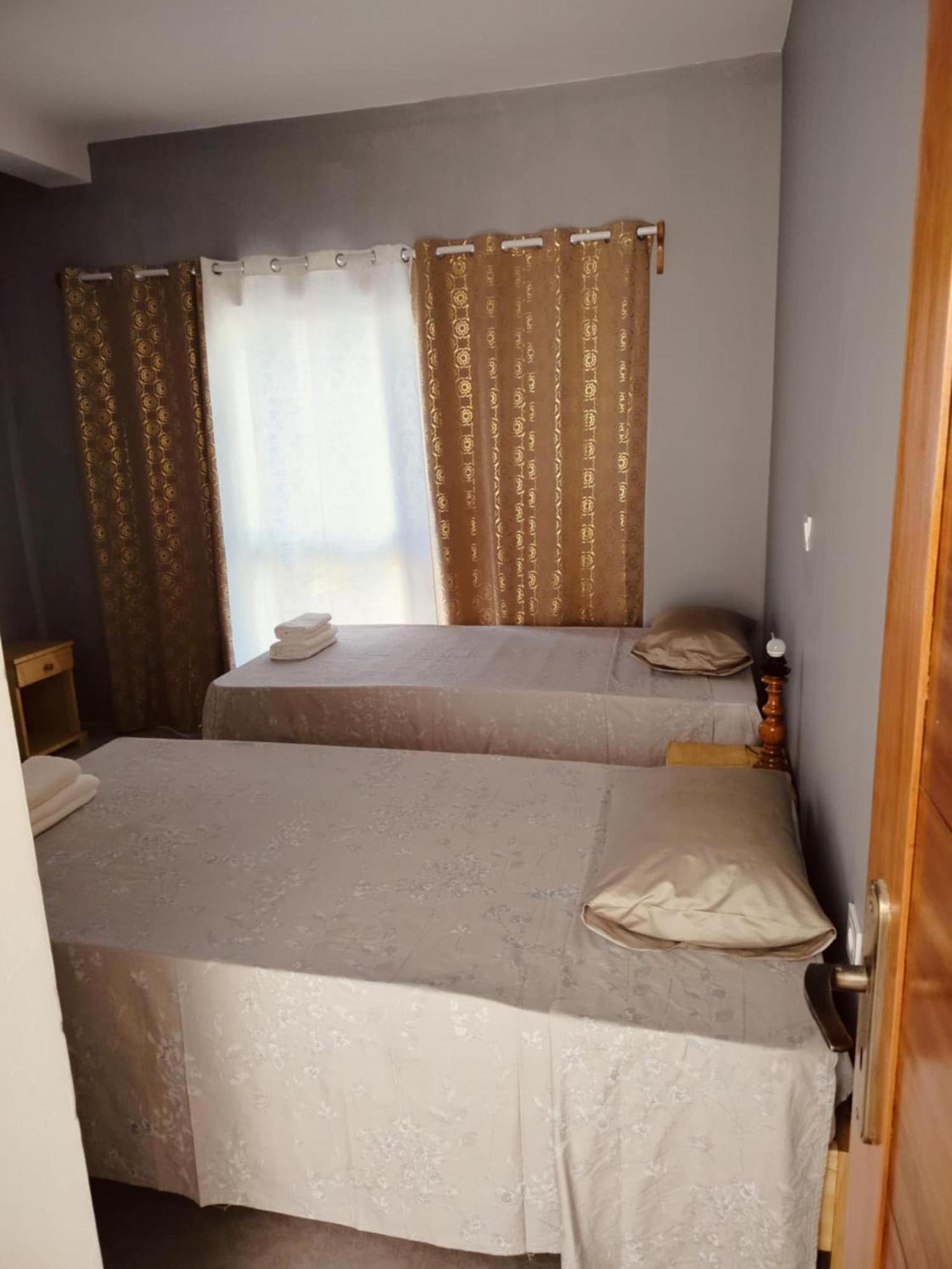 Hostel Rocha Marisol Понта-ду-Сол Экстерьер фото
